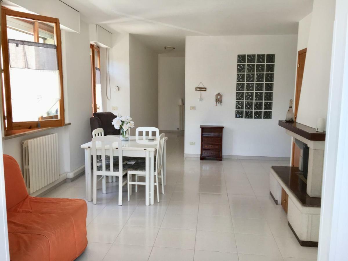 Ferienwohnung La Casa Di Lory Falconara Marittima Exterior foto